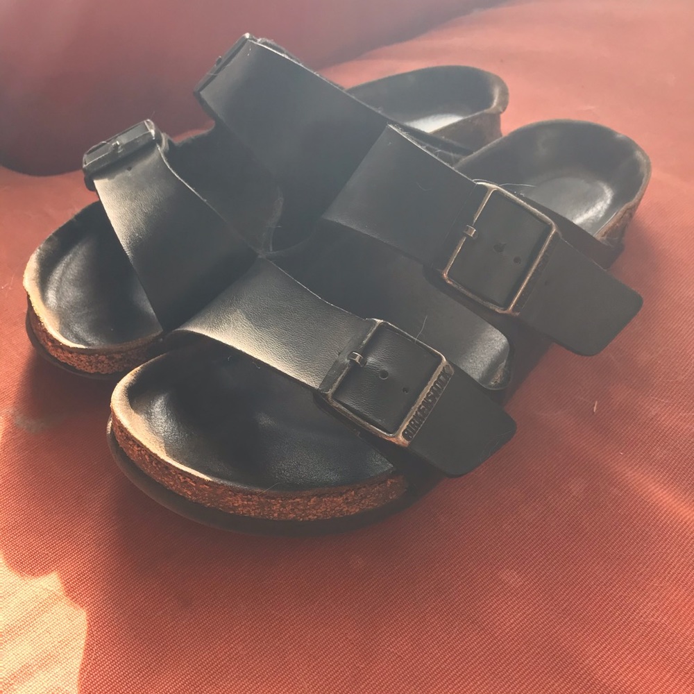 Birkenstock’s Arizona size 37/Us women’s size 6-7